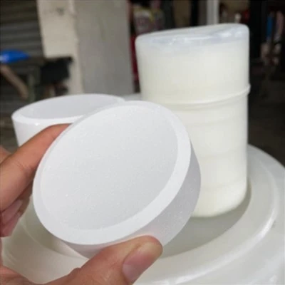 Trichloroisocyanuric Acid Strong Fungicide 90% Chlorine Swimming Pool Water Purification Multifunctional Tablet